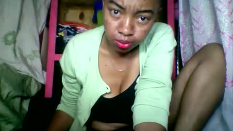 Snapshot of rayana_69 chatting on 05/04/26, 03:57 rayana_69 online show from 05/04/26, 03:57