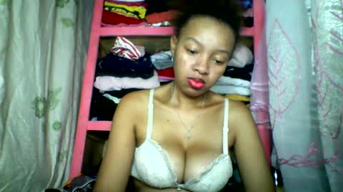 Snapshot of rayana_69 chatting on 06/15/26, 08:49 rayana_69 online show from 06/15/26, 08:49