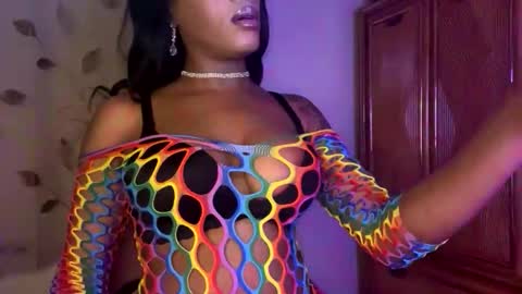 Snapshot of rayemillian chatting on 05/10/26, 11:54 Raye Millian online show from 05/10/26, 11:54