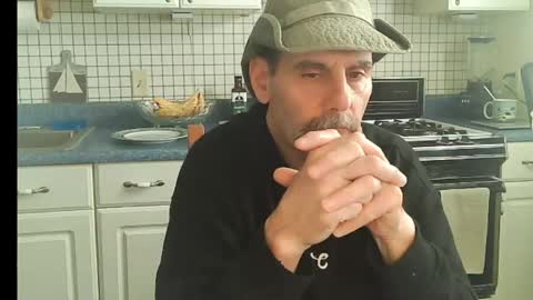 Ray online show from 05/04/26, 06:59
