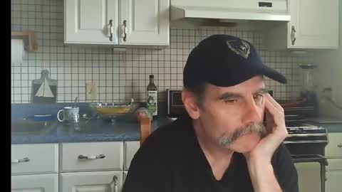 Snapshot of raylene4u2 chatting on 07/10/26, 08:11 Ray online show from 07/10/26, 08:11