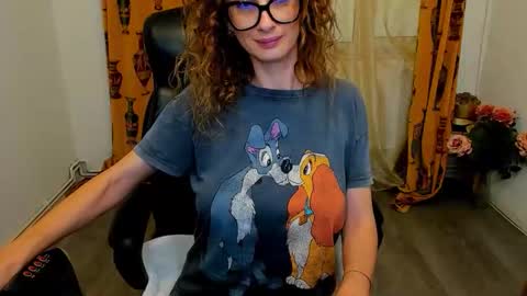 Snapshot of raylennem01 chatting on 05/13/26, 05:49 ray online show from 05/13/26, 05:49