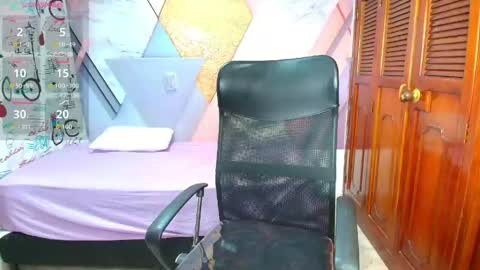 raylin_escobar online show from 06/09/26, 06:41
