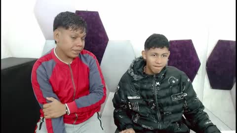 Snapshot of raystewart_ chatting on 10/21/25, 02:12 raystewart  online show from 10/21/25, 02:12