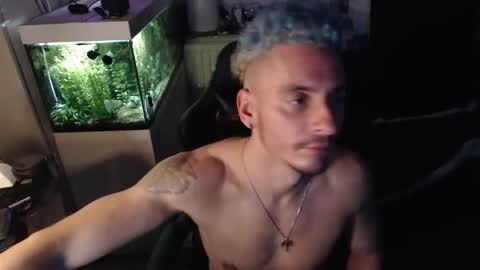 Rayzel online show from 01/13/26, 05:02