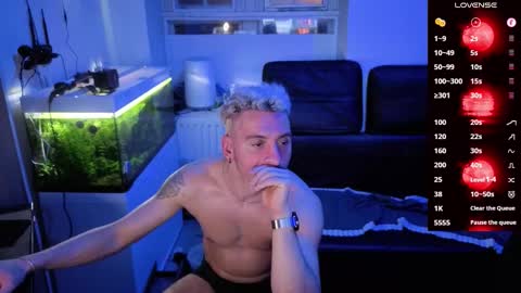 Rayzel online show from 02/13/26, 01:56