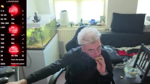 Rayzel online show from 04/22/26, 11:34