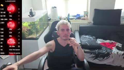Snapshot of rayzel31 chatting on 05/02/26, 01:16 Rayzel online show from 05/02/26, 01:16