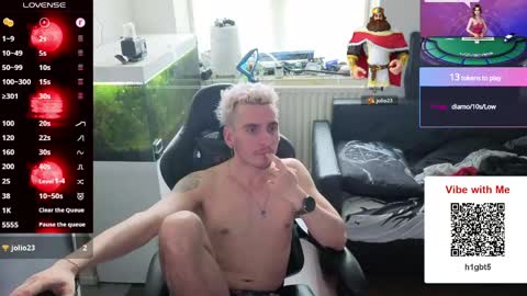 Snapshot of rayzel31 chatting on 05/17/26, 12:12 Rayzel online show from 05/17/26, 12:12