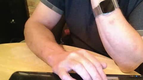 Snapshot of rdrew chatting on 10/14/25, 08:09 rdrew online show from 10/14/25, 08:09