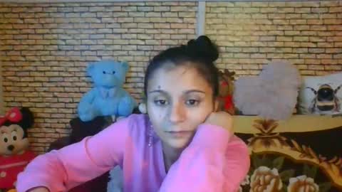 real_coupl3 online show from 11/23/25, 08:30