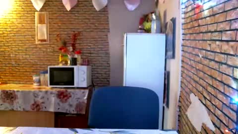 real_coupl3 online show from 04/21/26, 11:27