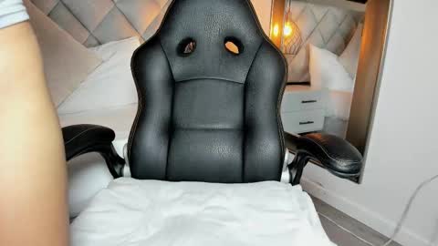 DONCELLA online show from 02/05/26, 08:24