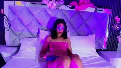 Snapshot of real_doncella_pussy chatting on 05/15/26, 01:29 DONCELLA online show from 05/15/26, 01:29