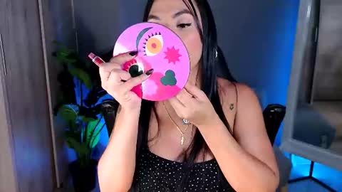 Snapshot of realalinacruz chatting on 06/21/26, 11:51 Alina Cruz online show from 06/21/26, 11:51