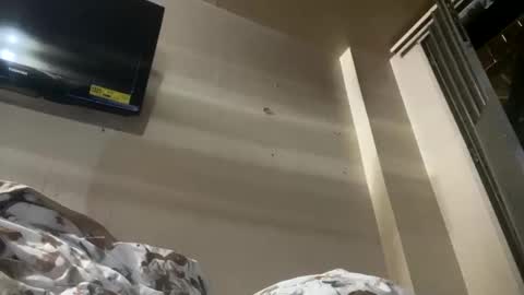 Snapshot of reallife1993 chatting on 11/19/25, 08:03 reallife1993 online show from 11/19/25, 08:03