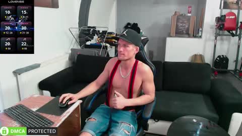 Snapshot of reallyman7 chatting on 12/05/25, 08:27 Ask me online show from 12/05/25, 08:27