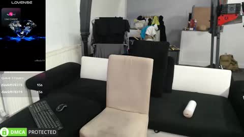 Snapshot of reallyman7 chatting on 12/19/25, 12:28 Ask me online show from 12/19/25, 12:28