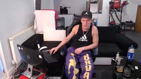 Snapshot of reallyman7 chatting on 02/22/26, 01:42 Ask me online show from 02/22/26, 01:42