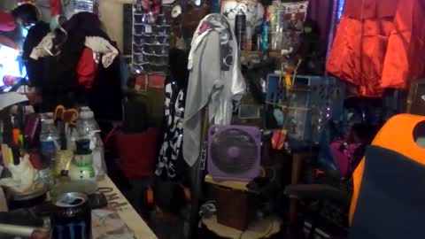 Snapshot of reallyredrum69th chatting on 10/20/25, 08:42 reallyredrum69th online show from 10/20/25, 08:42