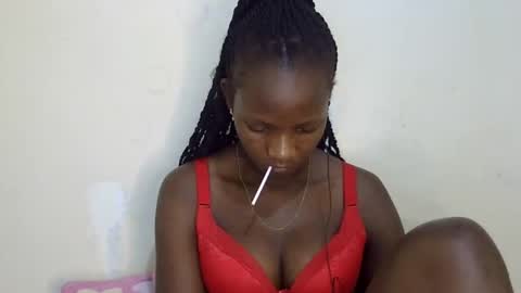 queen online show from 03/11/25, 04:43