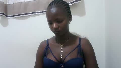 queen online show from 10/12/25, 10:25