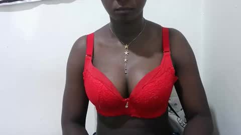 queen online show from 10/20/25, 04:13