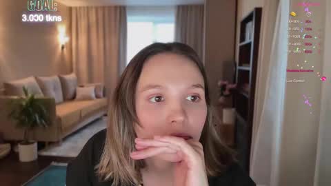 Snapshot of realsupermichael chatting on 12/08/24, 10:41 AliceEve online show from 12/08/24, 10:41