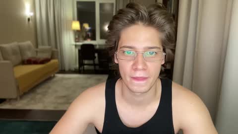 Snapshot of realsupermichael chatting on 12/22/24, 05:10 AliceEve online show from 12/22/24, 05:10