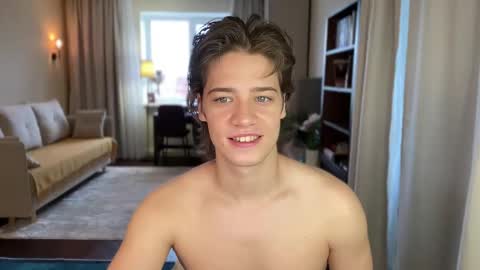 Snapshot of realsupermichael chatting on 12/30/24, 10:21 AliceEve online show from 12/30/24, 10:21