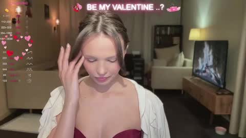 Snapshot of realsupermichael chatting on 02/10/25, 09:25 AliceEve online show from 02/10/25, 09:25