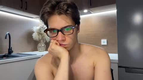 Snapshot of realsupermichael chatting on 02/15/25, 10:10 AliceEve online show from 02/15/25, 10:10