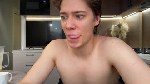 Snapshot of realsupermichael chatting on 02/24/25, 02:26 AliceEve online show from 02/24/25, 02:26