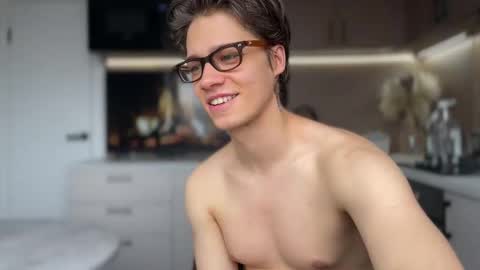 Snapshot of realsupermichael chatting on 03/02/25, 09:21 AliceEve online show from 03/02/25, 09:21