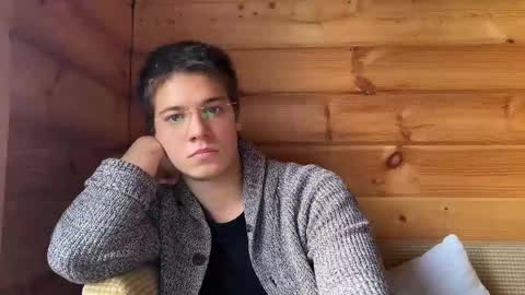 Snapshot of realsupermichael chatting on 10/12/25, 01:43 AliceEve online show from 10/12/25, 01:43