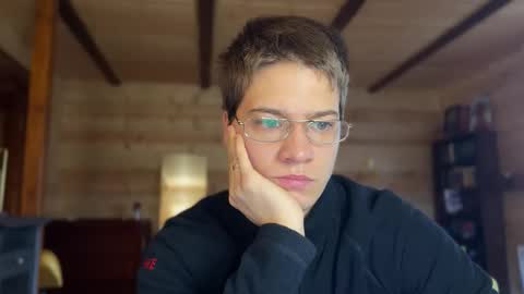 Snapshot of realsupermichael chatting on 10/20/25, 09:10 AliceEve online show from 10/20/25, 09:10