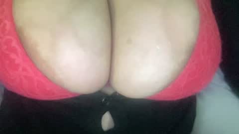 Snapshot of realthicklatina chatting on 06/16/26, 05:04 Gianna online show from 06/16/26, 05:04