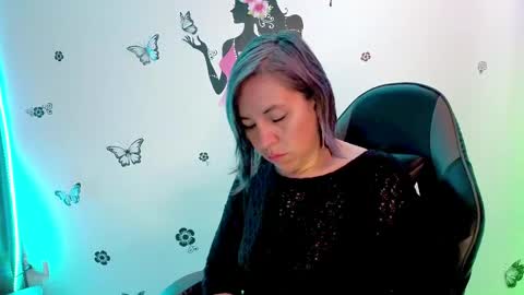 Rebbeca online show from 04/07/26, 01:00