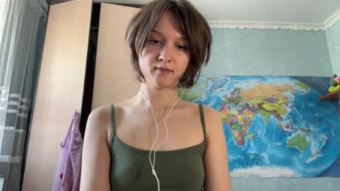 Snapshot of rebbeccaniimi chatting on 03/15/26, 08:42 Bella online show from 03/15/26, 08:42