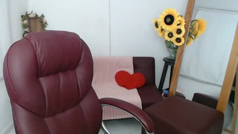 Snapshot of rebeca_milf chatting on 06/14/26, 02:19 REBECA online show from 06/14/26, 02:19