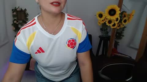 Snapshot of rebeca_milf chatting on 06/17/26, 03:57 REBECA online show from 06/17/26, 03:57