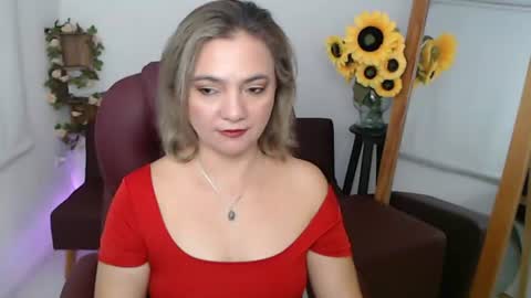 Snapshot of rebeca_milf chatting on 06/19/26, 01:48 REBECA online show from 06/19/26, 01:48