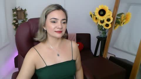 Snapshot of rebeca_milf chatting on 07/13/26, 12:41 REBECA online show from 07/13/26, 12:41