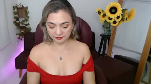 Snapshot of rebeca_milf chatting on 07/19/26, 01:37 REBECA online show from 07/19/26, 01:37