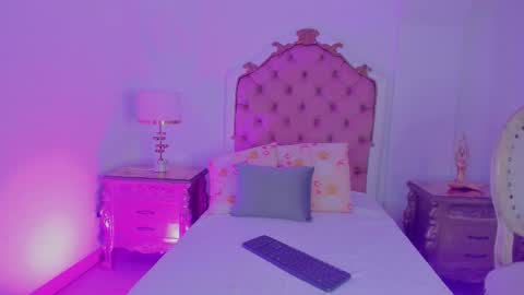 Rebeca Whatsson online show from 11/21/25, 11:42