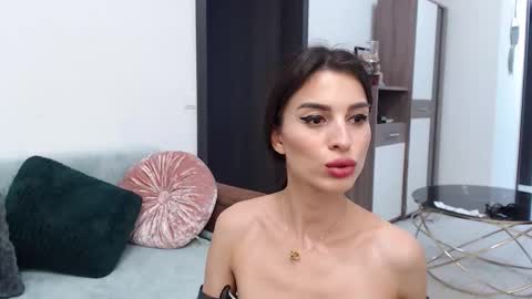 rebecamur online show from 09/16/25, 03:24