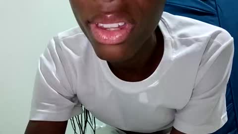 Tu mami Rebecca online show from 05/21/26, 12:50