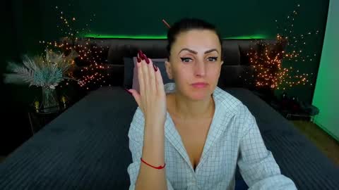 rebecca_diamonds online show from 02/06/25, 09:43