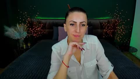 rebecca_diamonds online show from 02/17/25, 03:42