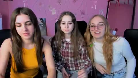 rebecca_smile_ online show from 04/16/26, 12:06